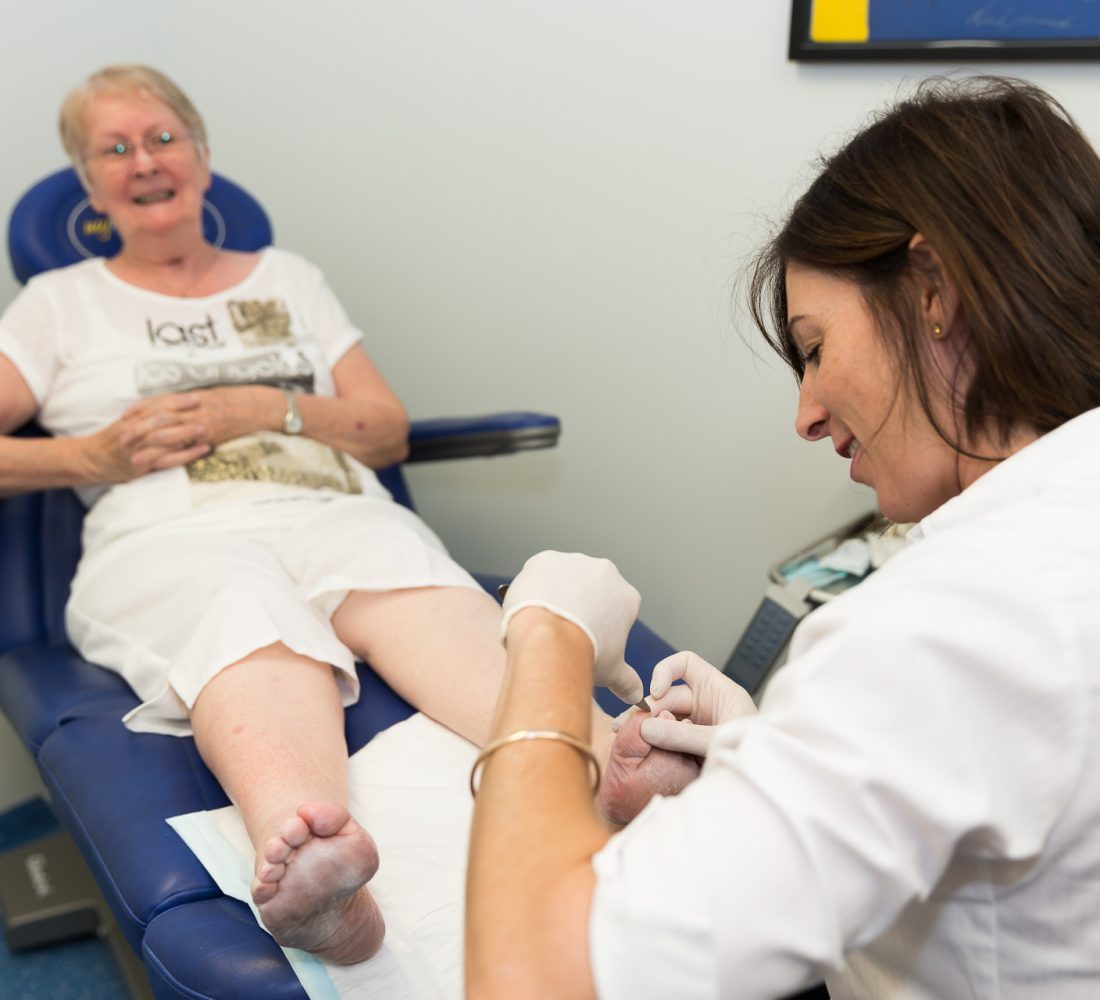 Toenail_Clipping_JC8A9650___foot_care_toe_nail_clipping_podiatrist_patient_feet_chair